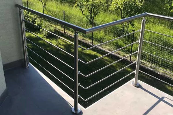 garde corps terrasse 5 barres avec plusieurs angles en inox